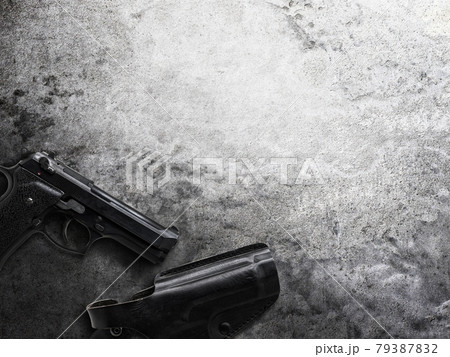 拳銃のイメージ素材 79387832
