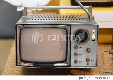 ポータブルテレビ 昭和家電 ポータブルテレビ 昭和家電 79394647