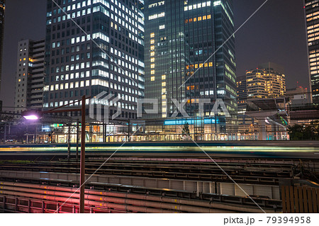 《東京都》浜松町・ビジネス街の夜景 《東京都》浜松町・ビジネス街の夜景 79394958