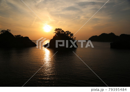 大田子海岸の夕陽 79395484