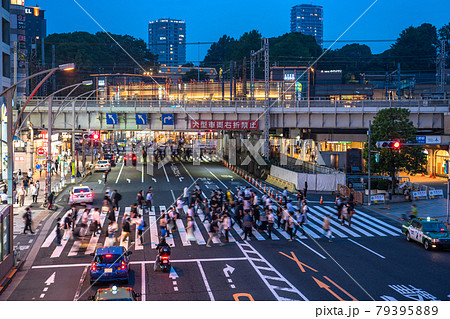 《東京都》上野駅前・繁華街 《東京都》上野駅前・繁華街 79395889