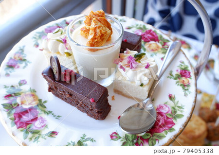 シドニーで最高の英国式アフタヌーンティーとシドニーハーバーの絶景を楽しめるガンナーズバラックス 79405338