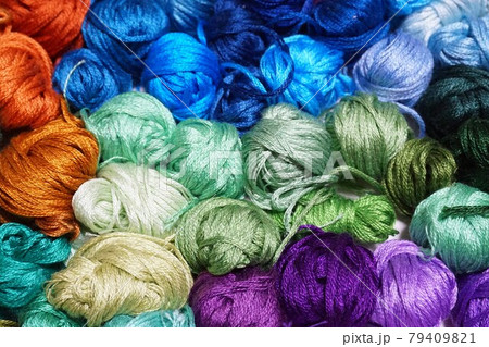 刺繍糸　刺しゅう　カラフル　糸　手芸　材料　カラー　カラーバリエーション　ステッチ　　 79409821