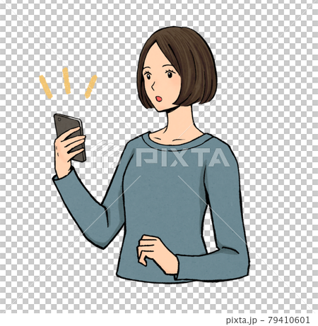 スマホを見る女性 スマホを見る女性 79410601