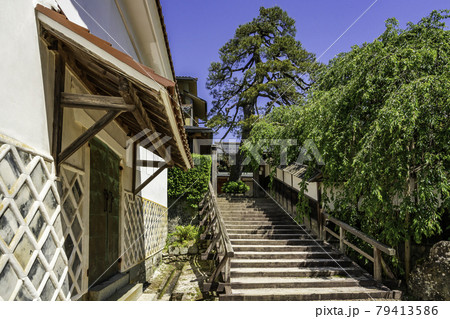 雲南　吉田町の町並み　田部家土蔵群　島根県雲南市 79413586