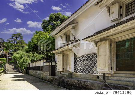 雲南　吉田町の町並み　田部家土蔵群　島根県雲南市 79413590