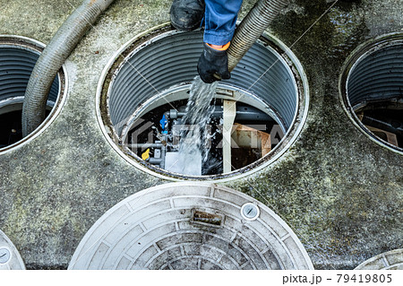住宅用合併処理浄化槽のメンテナンス汲み取り清掃注水 住宅用合併処理浄化槽のメンテナンス汲み取り清掃注水 79419805