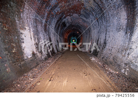 アプトの道　トンネル内　アプト式鉄道の廃線跡　遊歩道　　　　　　　　 79425556