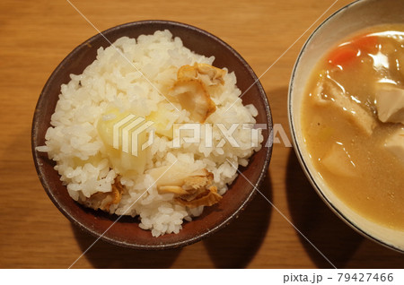 帆立とジャガイモの炊き込みごはん 帆立とジャガイモの炊き込みごはん 79427466