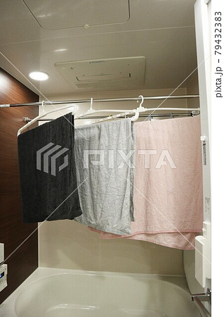 浴室乾燥は家事の救世主、洗濯物がシワにならずに乾く 79432383