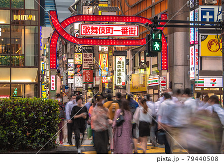 日本の東京都市景観 7月…。変異株感染爆発…東京593人と脅威の数字再び。歌舞伎町一番街は…=6日 日本の東京都市景観 7月…。変異株感染爆発…東京593人と脅威の数字再び。歌舞伎町一番街は…=6日 79440508