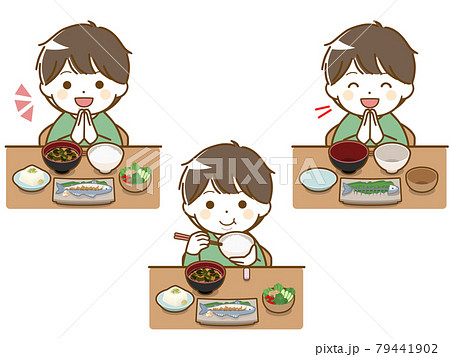 食事をしている太った幼い少年 79441902