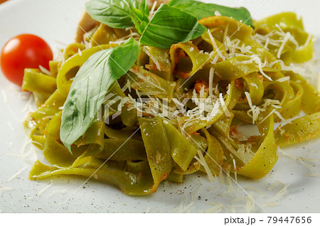 Pasta tagliatelle 79447656