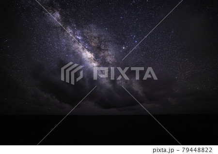 《沖縄県 宮古島》東平安名崎から見た宮古島の星空 79448822