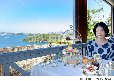 シドニーで最高の英国式アフタヌーンティーとシドニーハーバーの絶景を楽しめるガンナーズバラックス 79451058