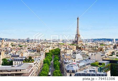 パリ　凱旋門から眺めるエッフェル塔 79451306