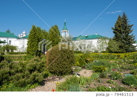 Flowering trees in the Spaso-Yakovlevsky Monastery in the city of Rostov, Yaroslavl region. 79461513