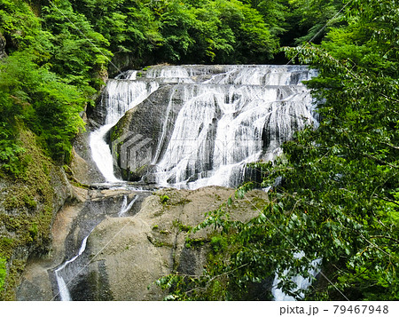 日本三名瀑 袋田の滝(茨城県久慈郡大子町袋田)初夏 日本三名瀑 袋田の滝(茨城県久慈郡大子町袋田)初夏 79467948