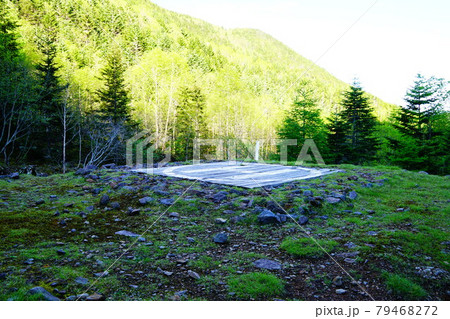 八ヶ岳　赤岳鉱泉上のヘリポート 79468272