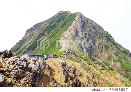八ヶ岳 地蔵尾根 地蔵ノ頭から見る赤岳と赤岳天望荘 八ヶ岳 地蔵尾根 地蔵ノ頭から見る赤岳と赤岳天望荘 79468607