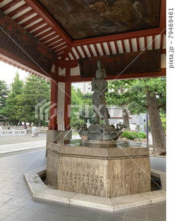 龍神像のいるおみずや（浅草・浅草寺） 79469461