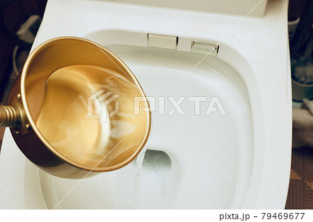 水洗トイレの停電時に使用方法 79469677