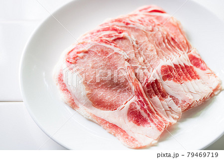 金華豚しゃぶしゃぶ用ロース肉(解凍中) 金華豚しゃぶしゃぶ用ロース肉(解凍中) 79469719