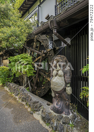 深大寺 新緑 狸の像 タヌキ 水車 そば屋 深大寺 新緑 狸の像 タヌキ 水車 そば屋 79472222