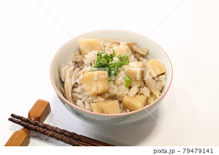 ホタテの炊き込みご飯（バター醤油風味） 79479141