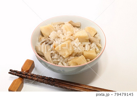 ホタテの炊き込みご飯(バター醤油風味) ホタテの炊き込みご飯(バター醤油風味) 79479145