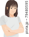 腕組みして怒る女性 79480595