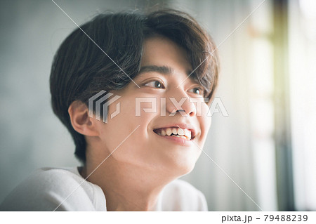 男性ポートレート 79488239