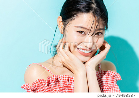 若い女性のビューティ 79493537