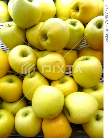 黄色いリンゴ 79497727