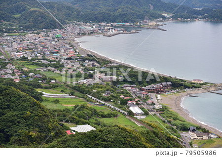 内房線　保田ー浜金谷　JR東日本　E257系0番台　M-111編成（松本）　新宿さざなみ 79505986