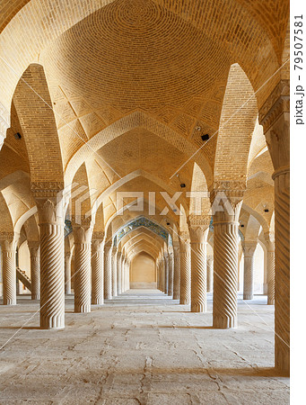 Vaulted prayer hall of Vakil mosque, supported by 48 carved monolithic columns. Built between 1751 and 1773, restored in the 19th century during the Qajar period. 79507581