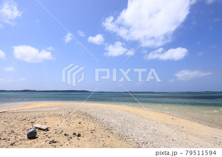 沖縄　宮古島市　大神島　海岸の風景 79511594