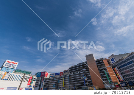 【新宿駅西口の風景】 【新宿駅西口の風景】 79515713