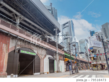 駅前風景 新橋駅 駅前風景 新橋駅 79516473
