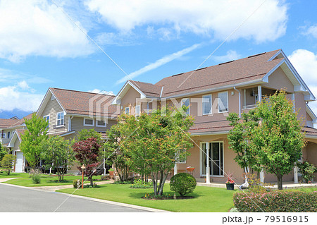 開放的で緑豊かな住宅地 79516915