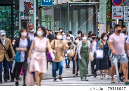 日本の東京都市景観 4度目の宣言前の金曜日。東京822人。変異株感染爆発…銀座には多くの人出＝9日 79518047