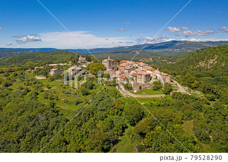 Panoramic aerial drone picture of Hum in Croatia, the smallest city in the world, during daytime Panoramic aerial drone picture of Hum in Croatia, the smallest city in the world, during daytime 79528290