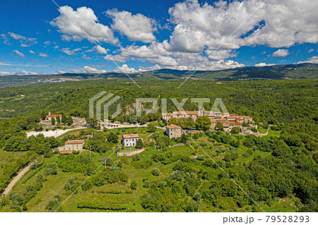 Panoramic aerial drone picture of Hum in Croatia, the smallest city in the world, during daytime 79528293