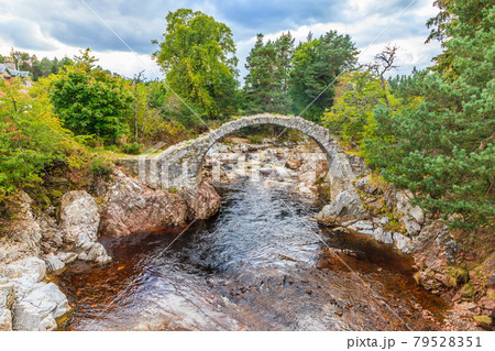 View of Scotland's oldest bridge 79528351