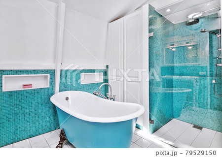Luxury interior design of a bathroom with marble walls 79529150