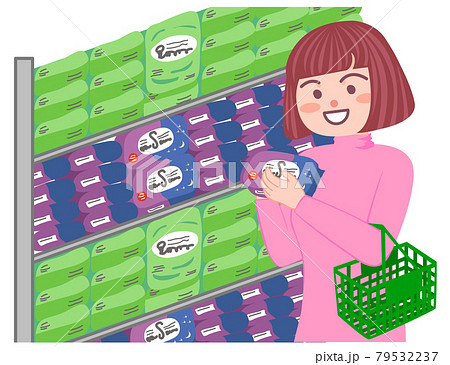 生理用品を購入する女性 生理用品を購入する女性 79532237