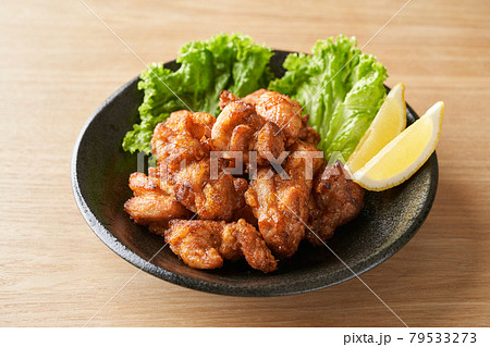 鶏の唐揚げ 鶏の唐揚げ 79533273
