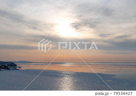 最果ての夕景　知床ウトロ 79536427