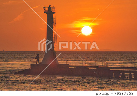 瀬詰崎の夕陽　早崎海峡　長崎　口之津 79537558