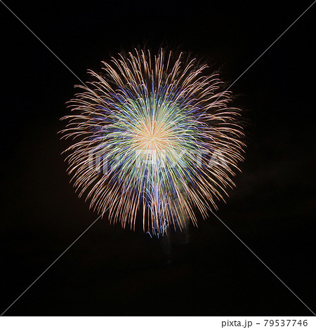 虹色の打ち上げ花火 虹色の打ち上げ花火 79537746